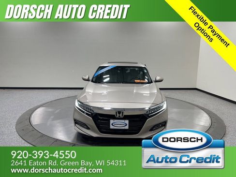 Used 2018 Honda Accord Touring image 2