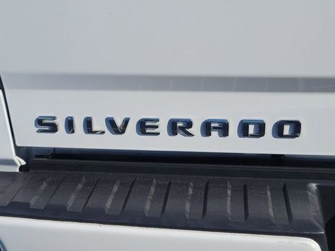 Used 2018 Chevrolet Silverado 1500 LT w/ All Star Edition image 9