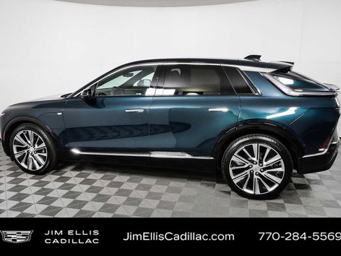 Used 2025 Cadillac Lyriq Luxury AWD/4WD image 30