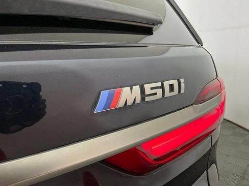 Used 2022 BMW X7 M50i w/ Dynamic Handling Package AWD/4WD image 38