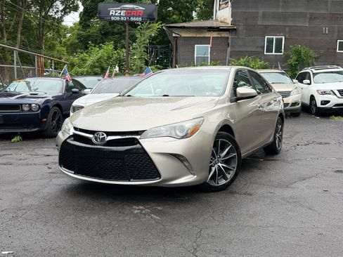 Used 2015 Toyota Camry XSE FWD image 3