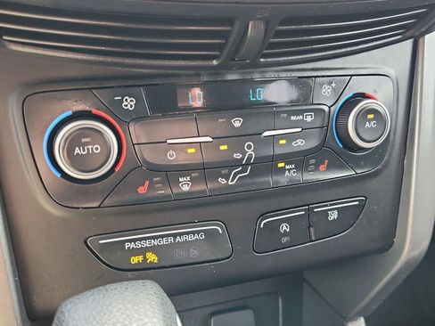 Used 2018 Ford Escape SE w/ SE Sync 3 Package AWD/4WD image 23