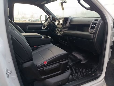 New 2024 RAM 5500 Tradesman image 29