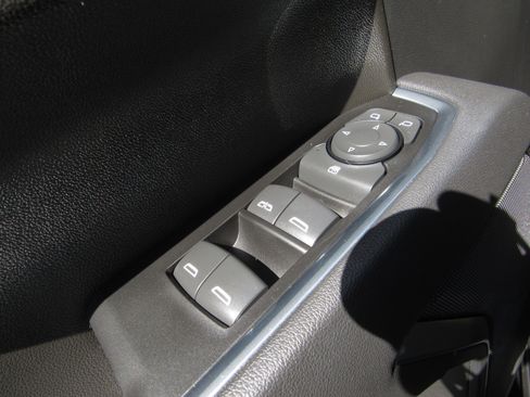 Used 2025 GMC Sierra 1500 Elevation image 22