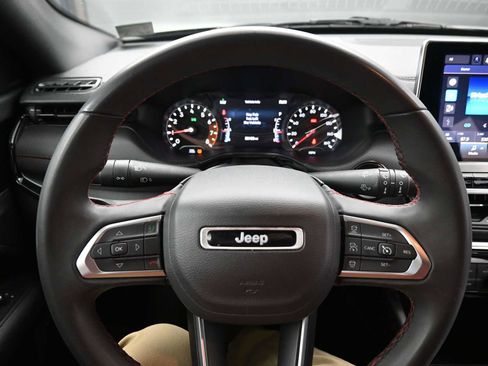 Used 2023 Jeep Compass Trailhawk image 11