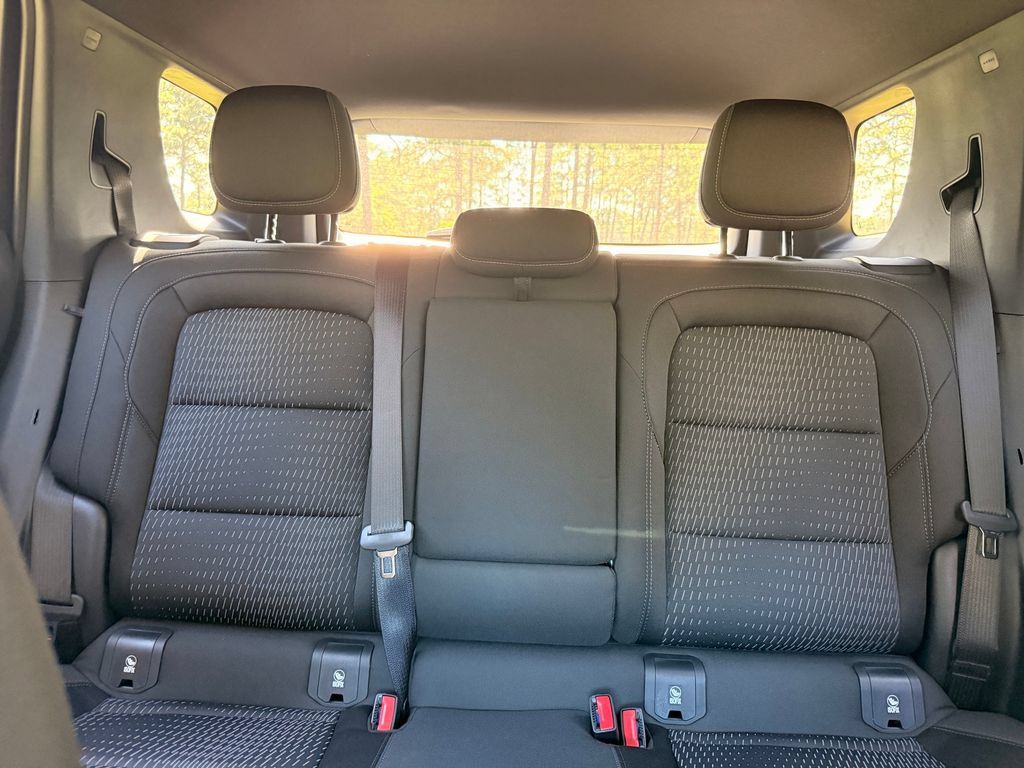 New 2027 Chevrolet Equinox LT w/ Safety and Technology Package FWD image 28