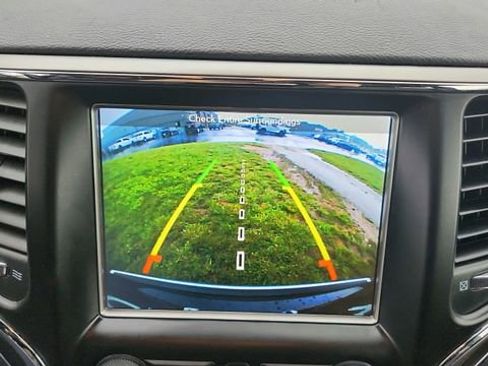 Used 2018 Jeep Grand Cherokee Limited AWD/4WD image 17