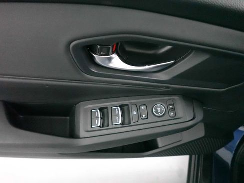 Used 2025 Honda Accord SE image 11