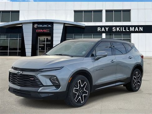 Used 2023 Chevrolet Blazer RS w/ Driver Confidence II Package image 3