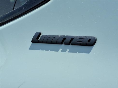 Used 2024 Toyota Tundra Limited AWD/4WD image 14