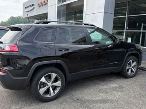 Certified 2022 Jeep Cherokee Limited AWD/4WD image 3