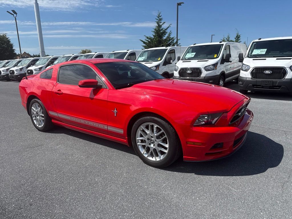Used 2013 Ford Mustang Premium RWD image 1