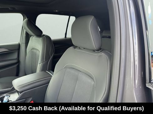 New 2025 Jeep Grand Cherokee Laredo X w/ Luxury Tech Group I RWD image 30