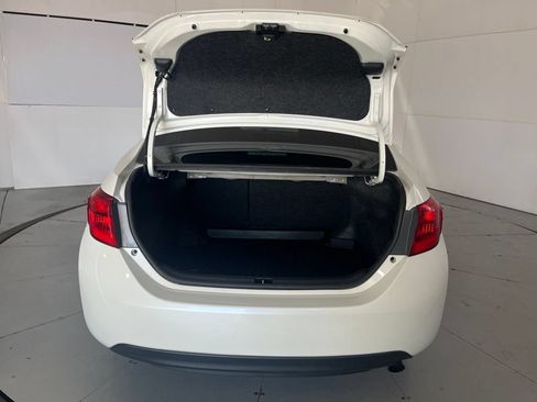 Used 2018 Toyota Corolla XLE FWD image 13