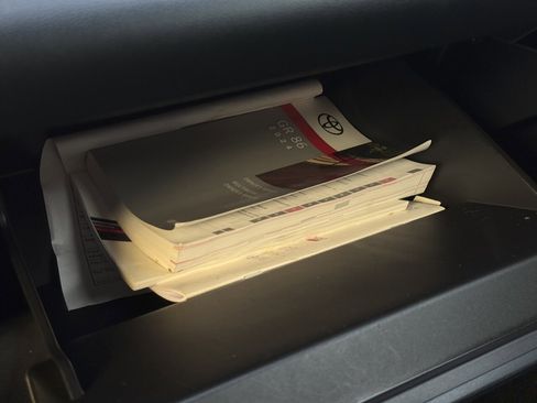 Used 2024 Toyota GR86 Premium image 30