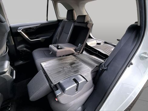 Used 2020 Toyota RAV4 LE w/ All Weather Liner Package FWD image 20