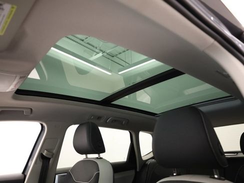 New 2026 Volkswagen Taos SE image 32