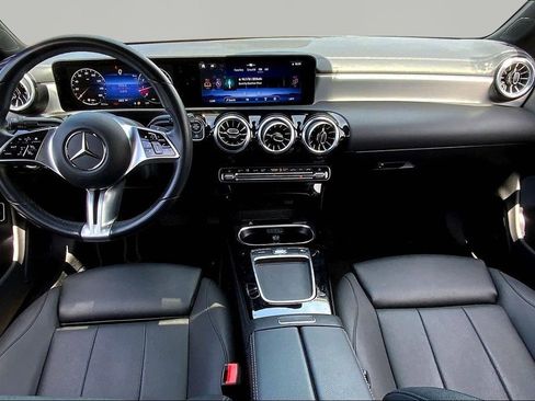 Used 2025 Mercedes-Benz CLA 250 4MATIC image 7