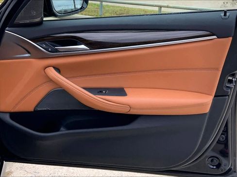 Used 2023 BMW 540i 540i w/ M Sport Package image 23