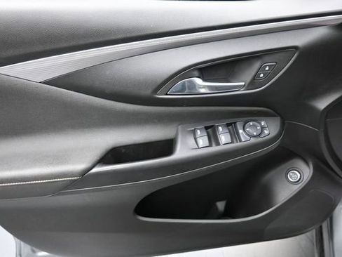 Used 2025 Buick Envista Avenir FWD image 13