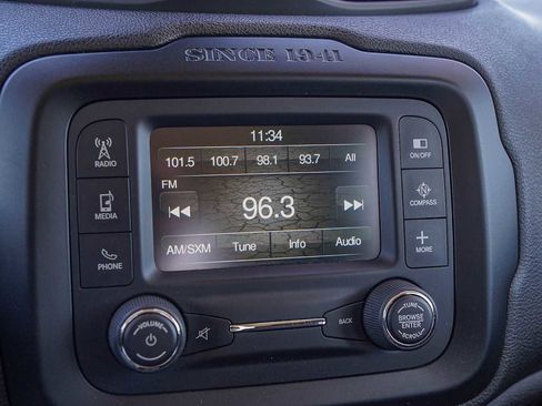 Used 2015 Jeep Renegade Latitude w/ Popular Equipment Group image 18