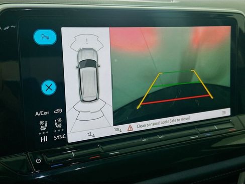 Used 2025 Volkswagen Atlas SE image 21