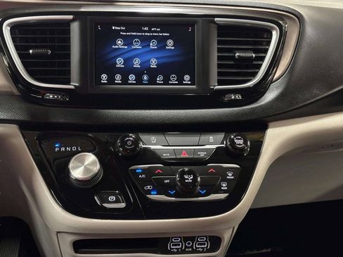 Used 2021 Chrysler Voyager Lxi FWD image 37