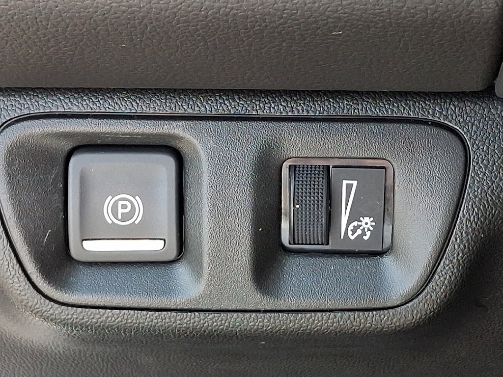 Used 2023 GMC Acadia SLE w/ Driver Convenience Package FWD image 24