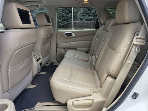 Used 2014 Nissan Pathfinder Platinum w/ Platinum Premium Package FWD image 17