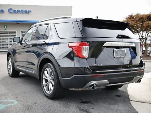 Used 2022 Ford Explorer Limited w/ Equipment Group 301A image 7