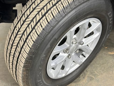 Used 2023 Jeep Gladiator Sport image 31