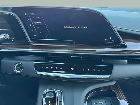 Used 2023 Cadillac Escalade ESV Premium Luxury image 11