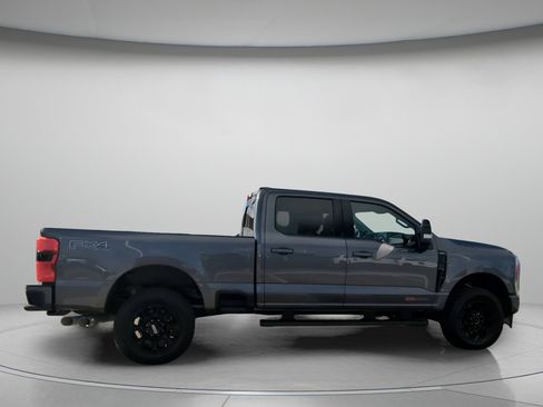 New 2026 Ford F250 Lariat w/ Black Appearance Package image 33