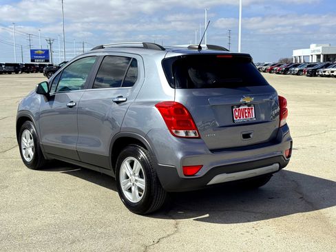 Used 2019 Chevrolet Trax LT w/ LT Convenience Package image 9