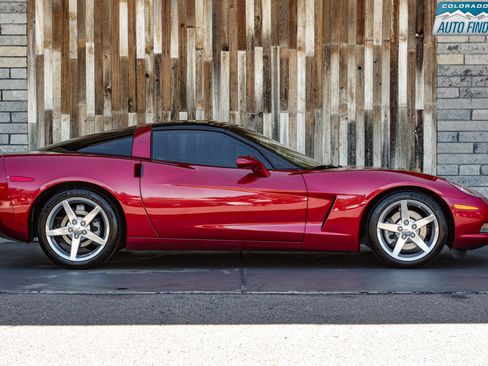 Used 2005 Chevrolet Corvette Coupe w/ Preferred Equipment Group RWD image 8