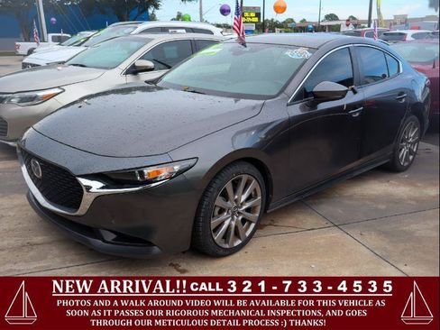 Used 2020 MAZDA MAZDA3 Sedan w/ Preferred Package FWD image 1
