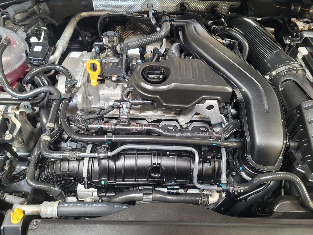 Used 2025 Volkswagen Jetta SE FWD image 30