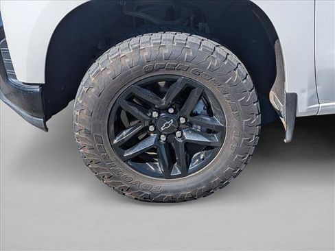 Used 2020 Chevrolet Silverado 1500 LT Trail Boss AWD/4WD image 15