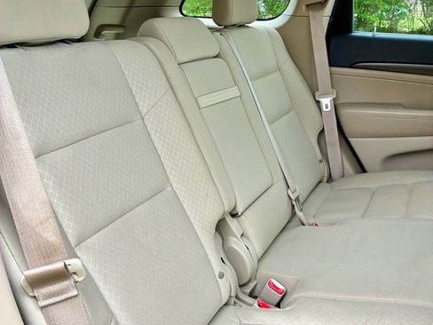 Used 2018 Jeep Grand Cherokee Laredo image 11