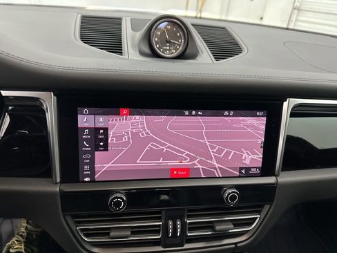 Used 2022 Porsche Macan S image 13