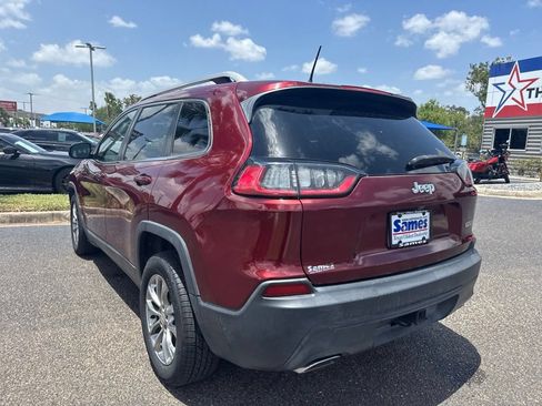 Used 2019 Jeep Cherokee Latitude Plus w/ Trailer Tow Group FWD image 3