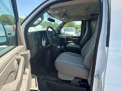 New 2026 GMC Savana 2500 w/ Driver Convenience Package RWD image 34