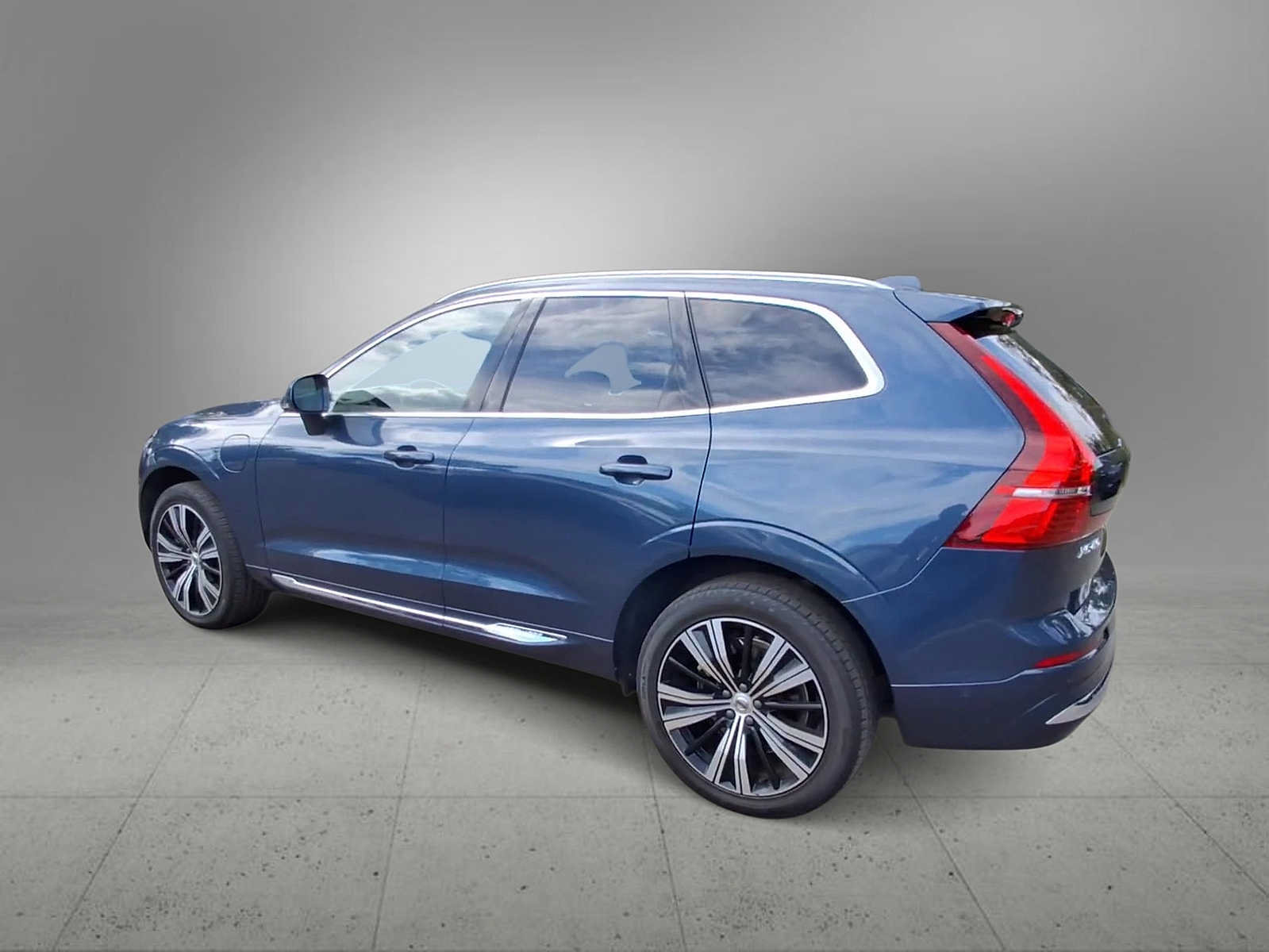 Used 2023 Volvo XC60 T8 Ultimate w/ Climate Package AWD/4WD image 6