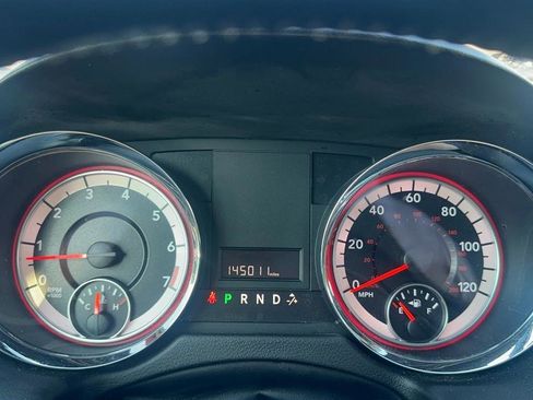 Used 2019 Dodge Grand Caravan SXT image 32