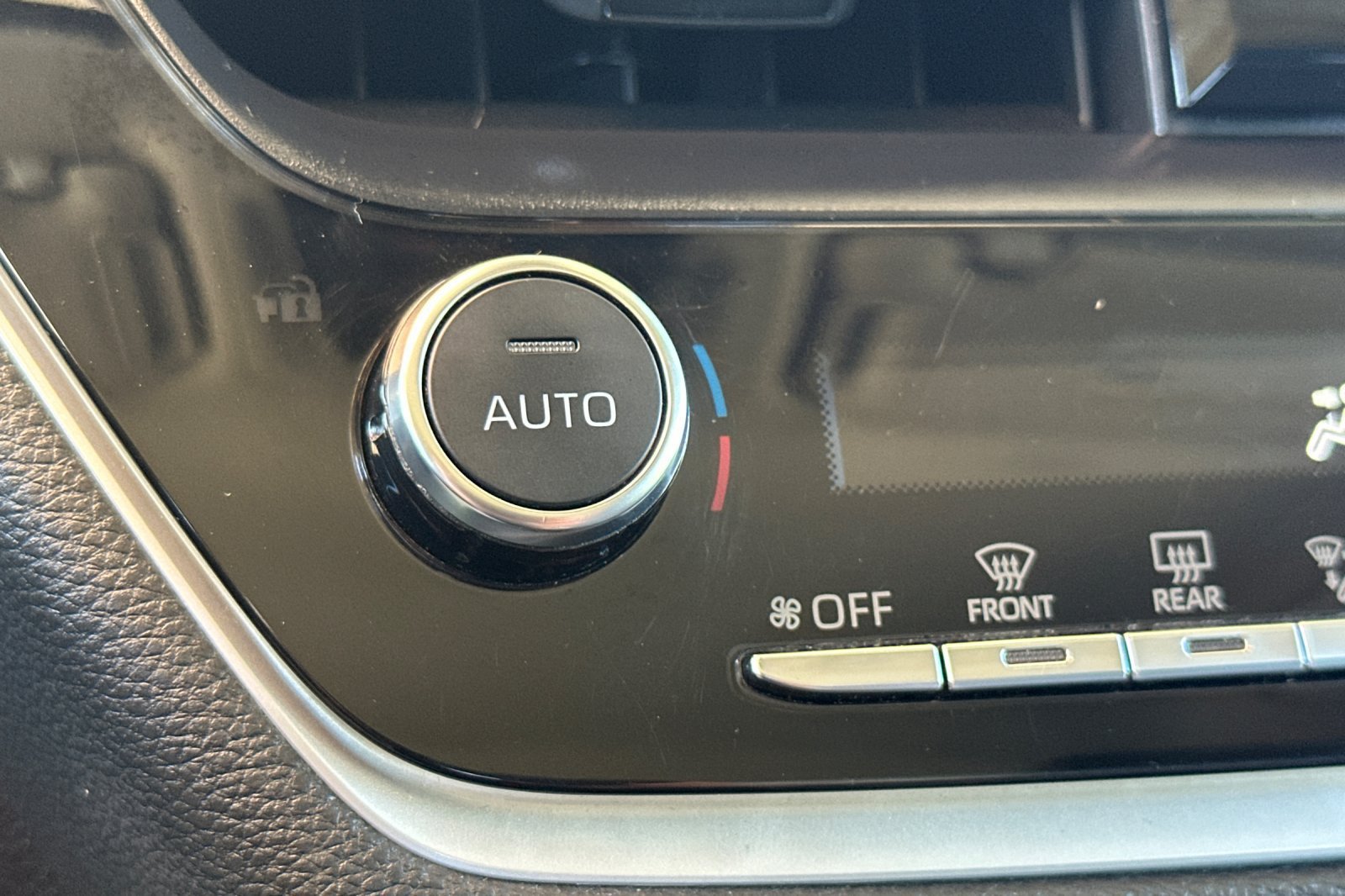 Used 2024 Toyota Corolla LE FWD image 28