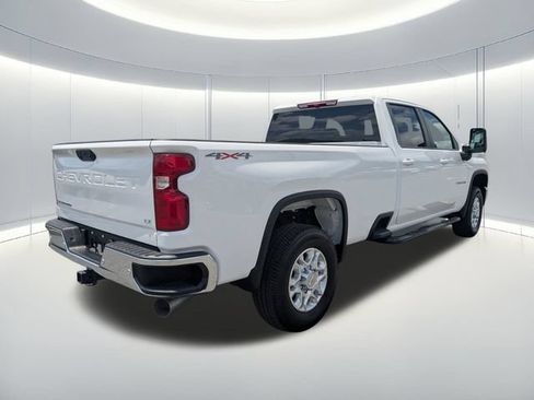 Used 2025 Chevrolet Silverado 3500 LT w/ Safety Package AWD/4WD image 4