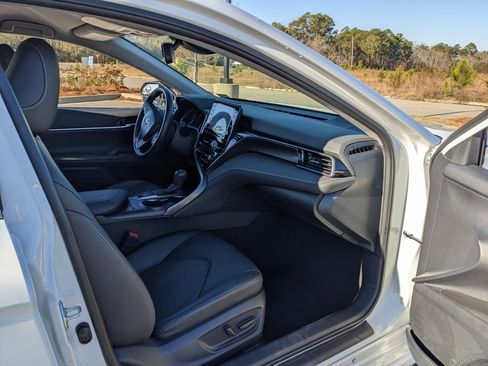 Used 2023 Toyota Camry XSE image 32