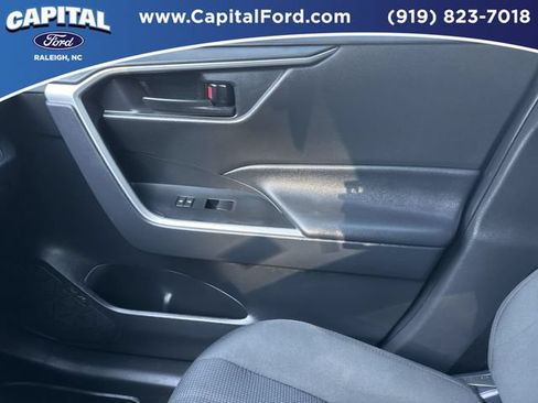 Used 2025 Toyota RAV4 LE AWD/4WD image 28
