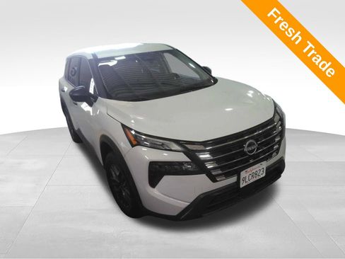 Used 2024 Nissan Rogue S FWD image 1