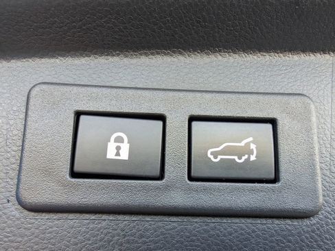 Used 2022 Subaru Outback Premium image 23